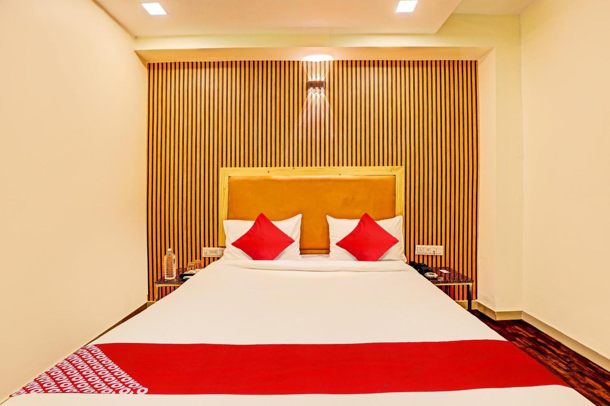 Hotel O Alexa Ahmedabad Eksteriør billede